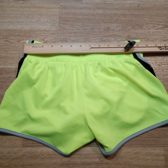 Nike Shorts Womens Sz Small Green Dri Fit Active Running Athletic Lined Swoosh - Picture 7 of 10